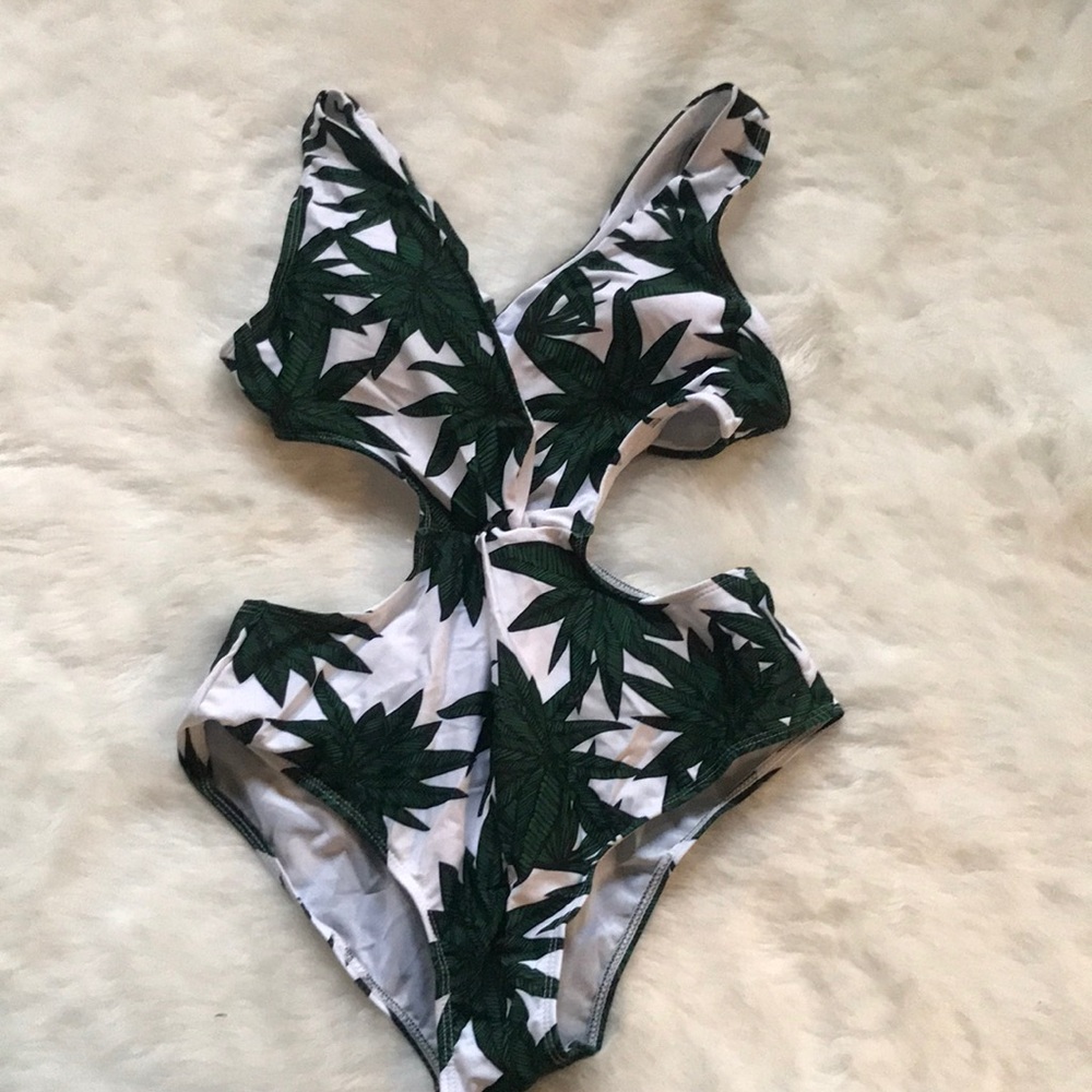 Bathing suit